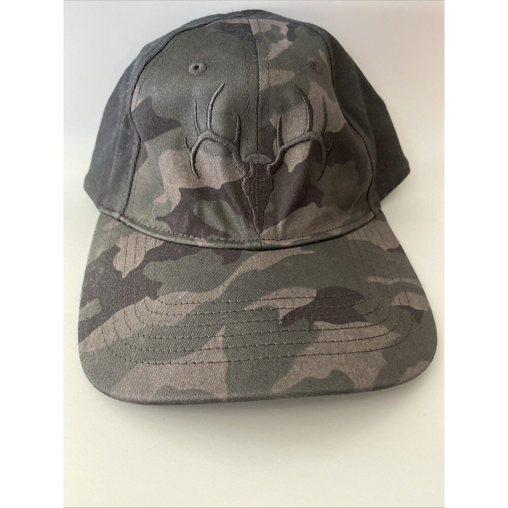 Field and Stream Black Camo Fitted Hat Size L/XL Skull Mount Design